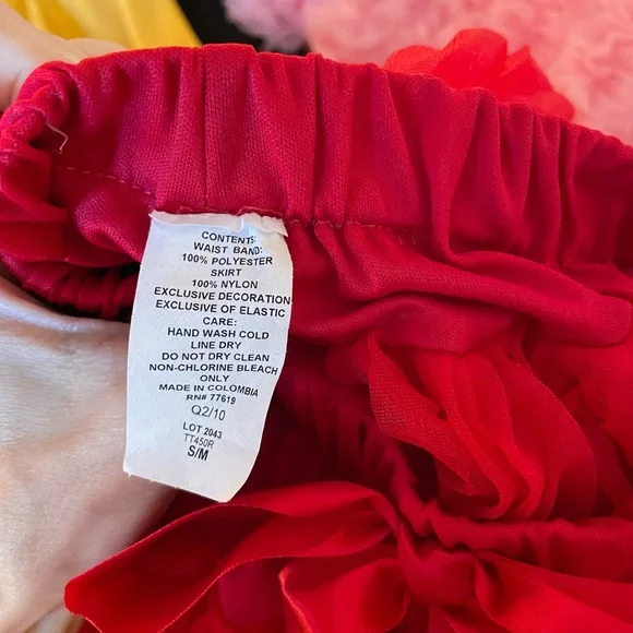 Bundle of 4 tulle ruffly skirts and one tiny ruffly tank top - Picture 3 of 16